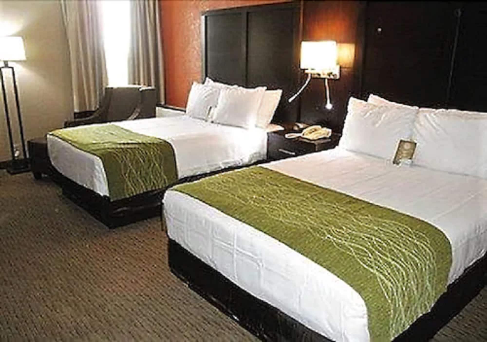 Comfort Inn & Suites Evansville Airport Екстер'єр фото