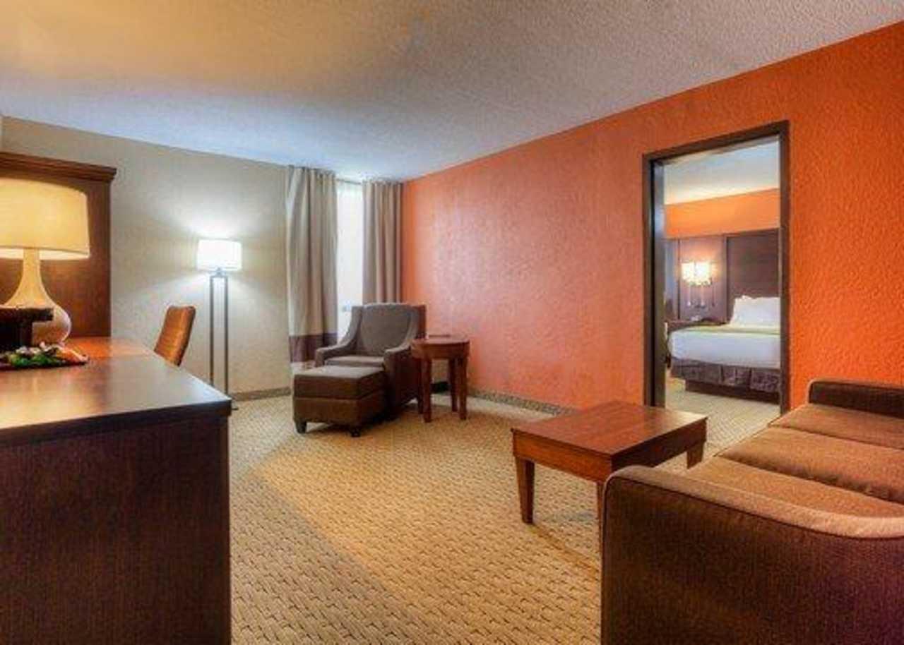 Comfort Inn & Suites Evansville Airport Екстер'єр фото