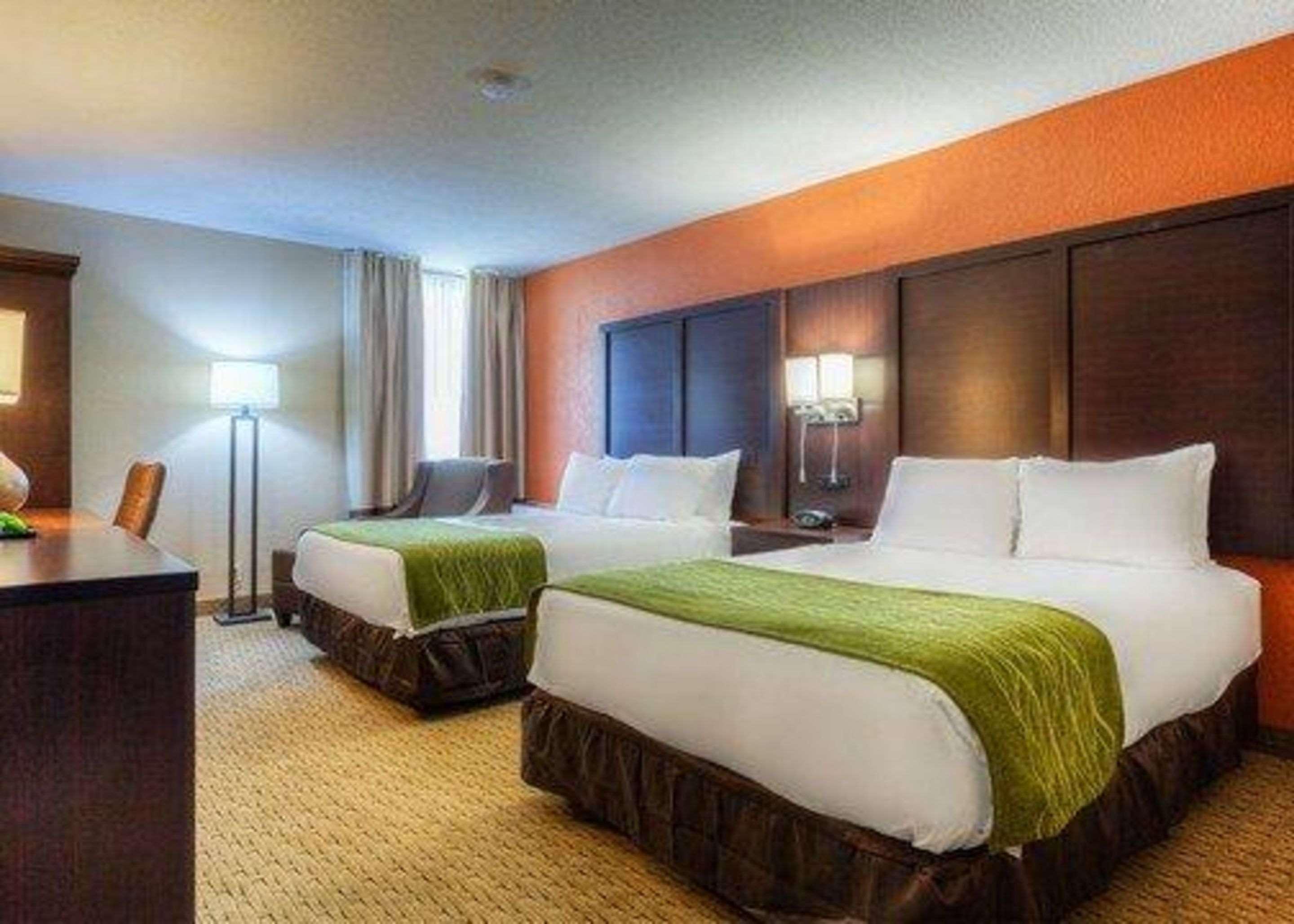 Comfort Inn & Suites Evansville Airport Екстер'єр фото
