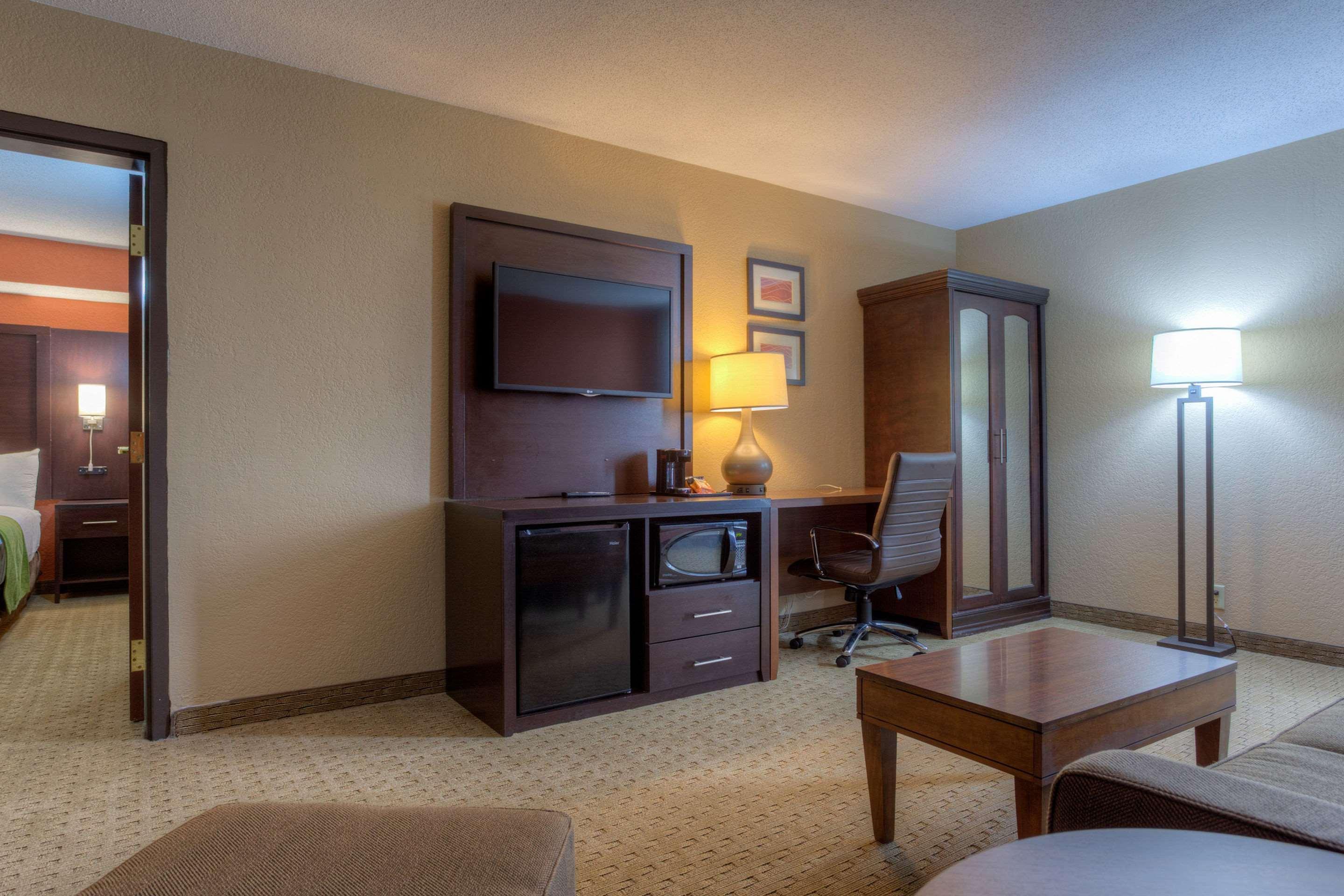 Comfort Inn & Suites Evansville Airport Екстер'єр фото