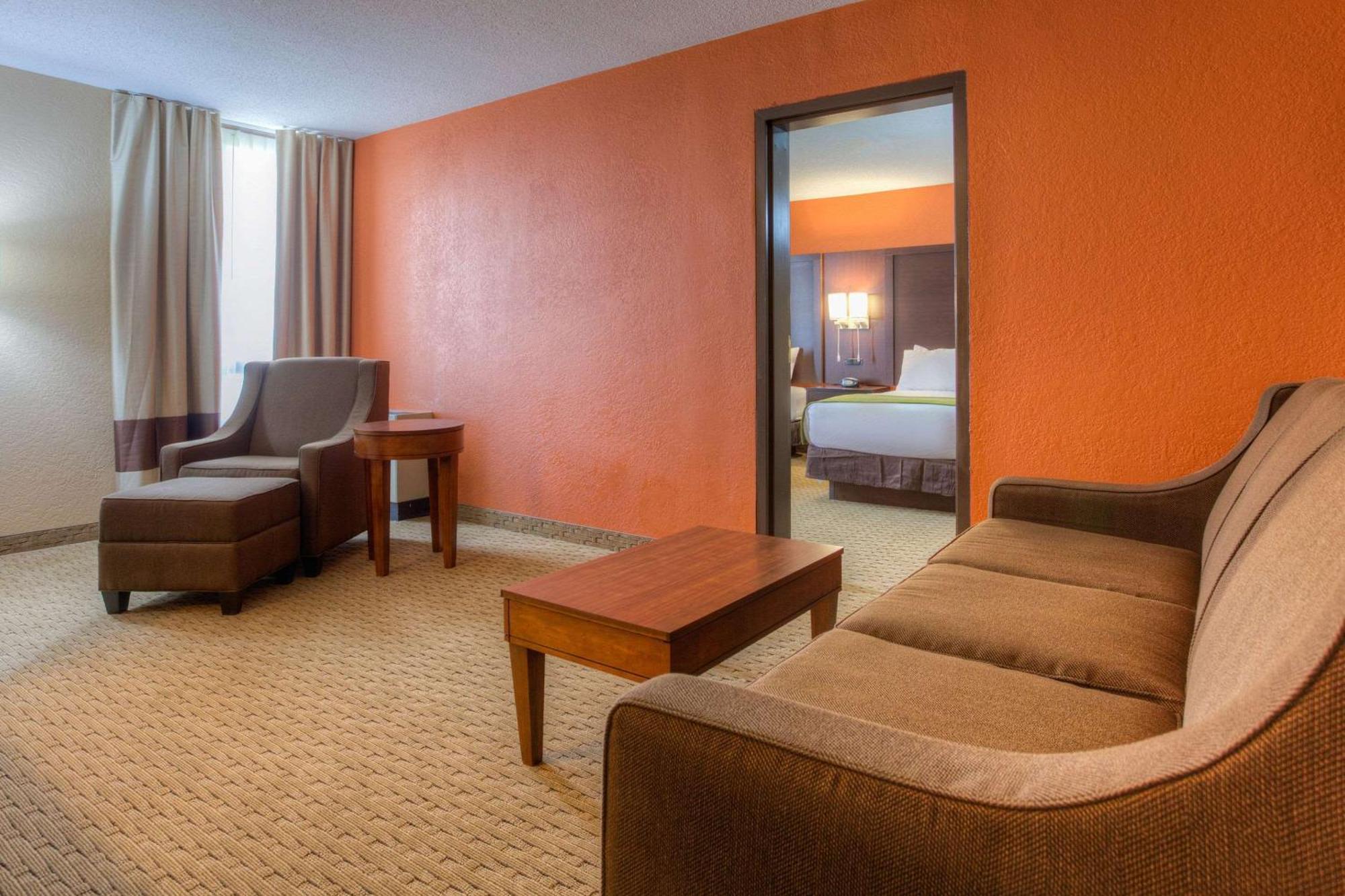 Comfort Inn & Suites Evansville Airport Екстер'єр фото