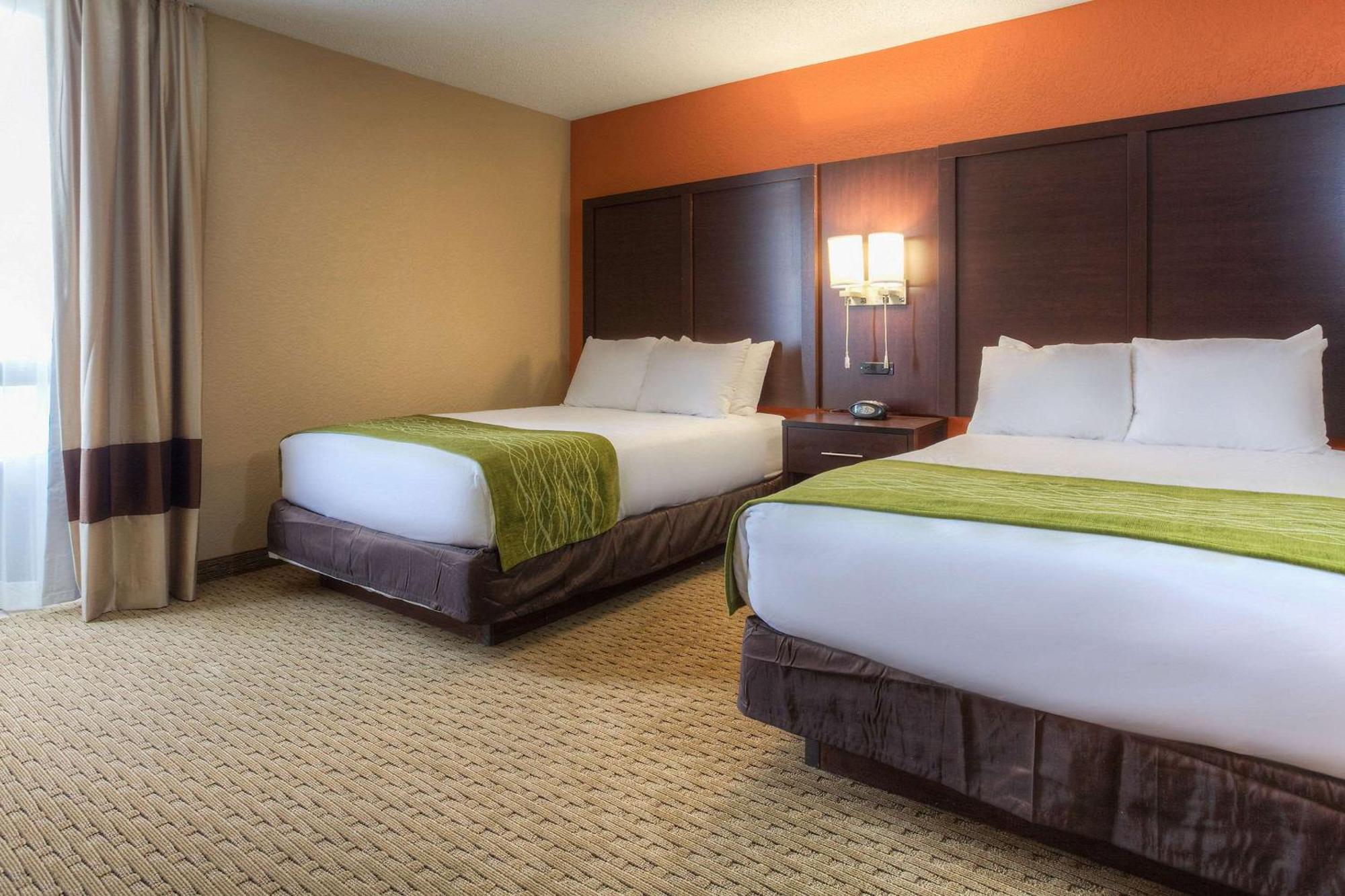 Comfort Inn & Suites Evansville Airport Екстер'єр фото
