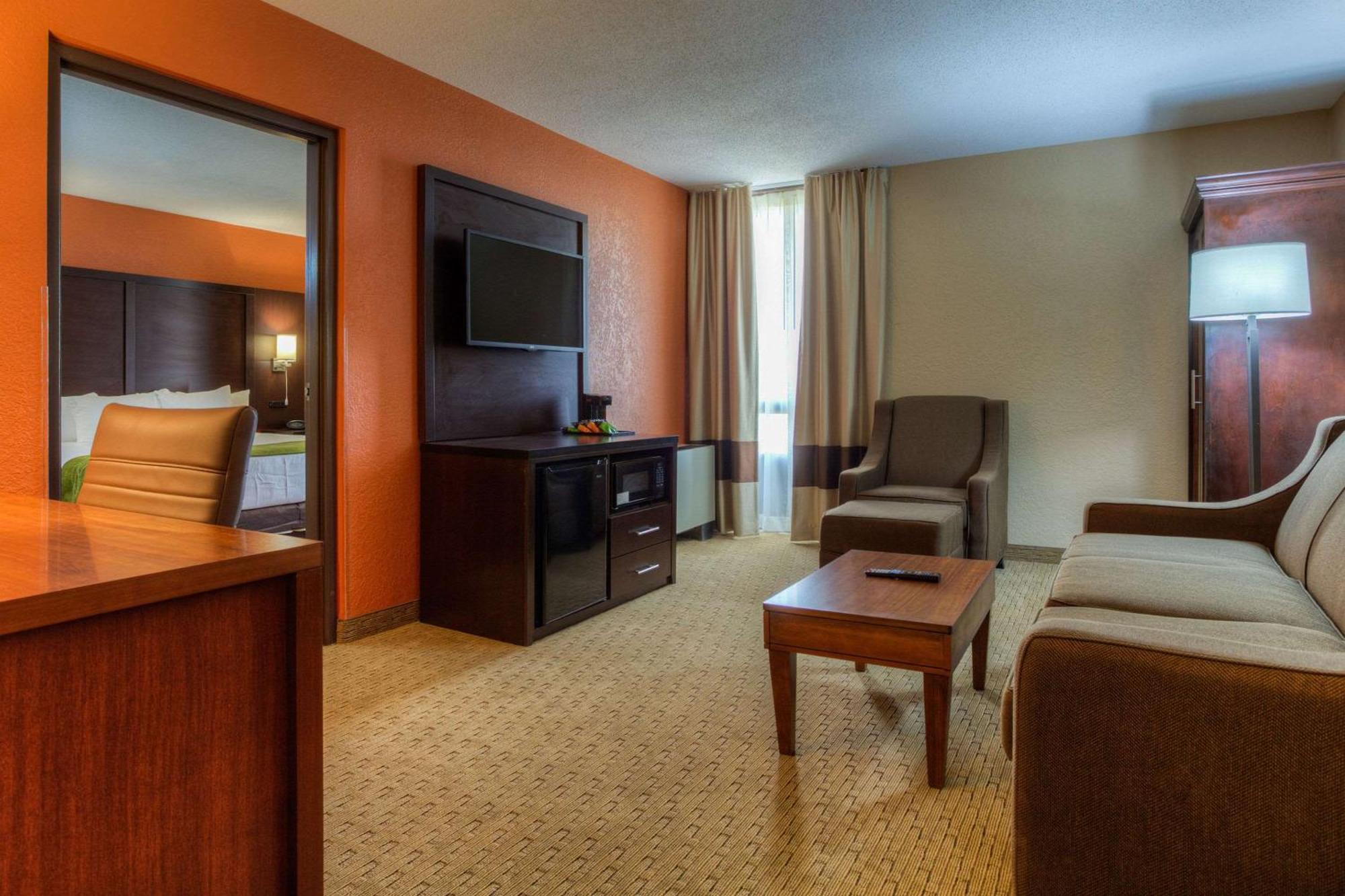 Comfort Inn & Suites Evansville Airport Екстер'єр фото