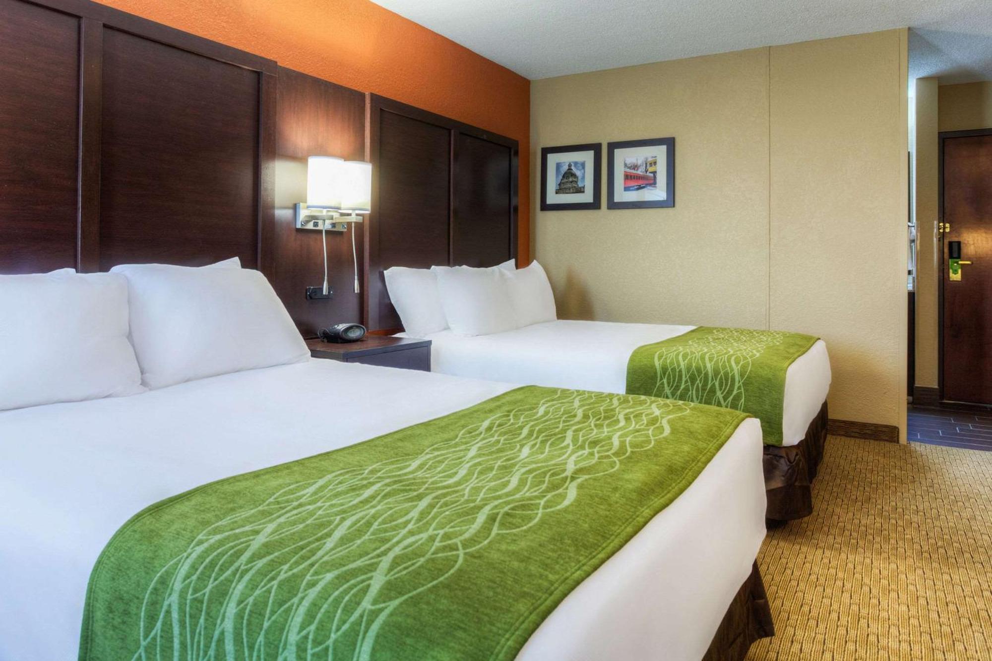 Comfort Inn & Suites Evansville Airport Екстер'єр фото