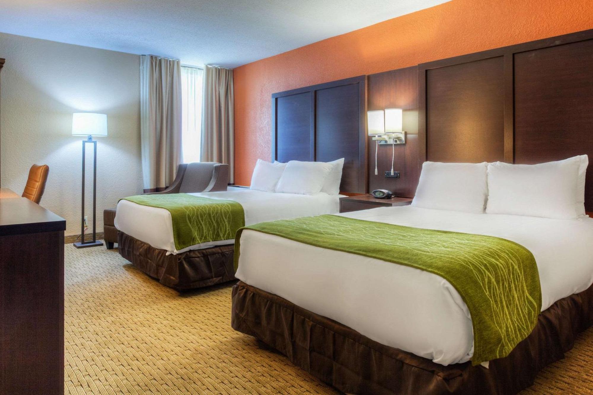 Comfort Inn & Suites Evansville Airport Екстер'єр фото