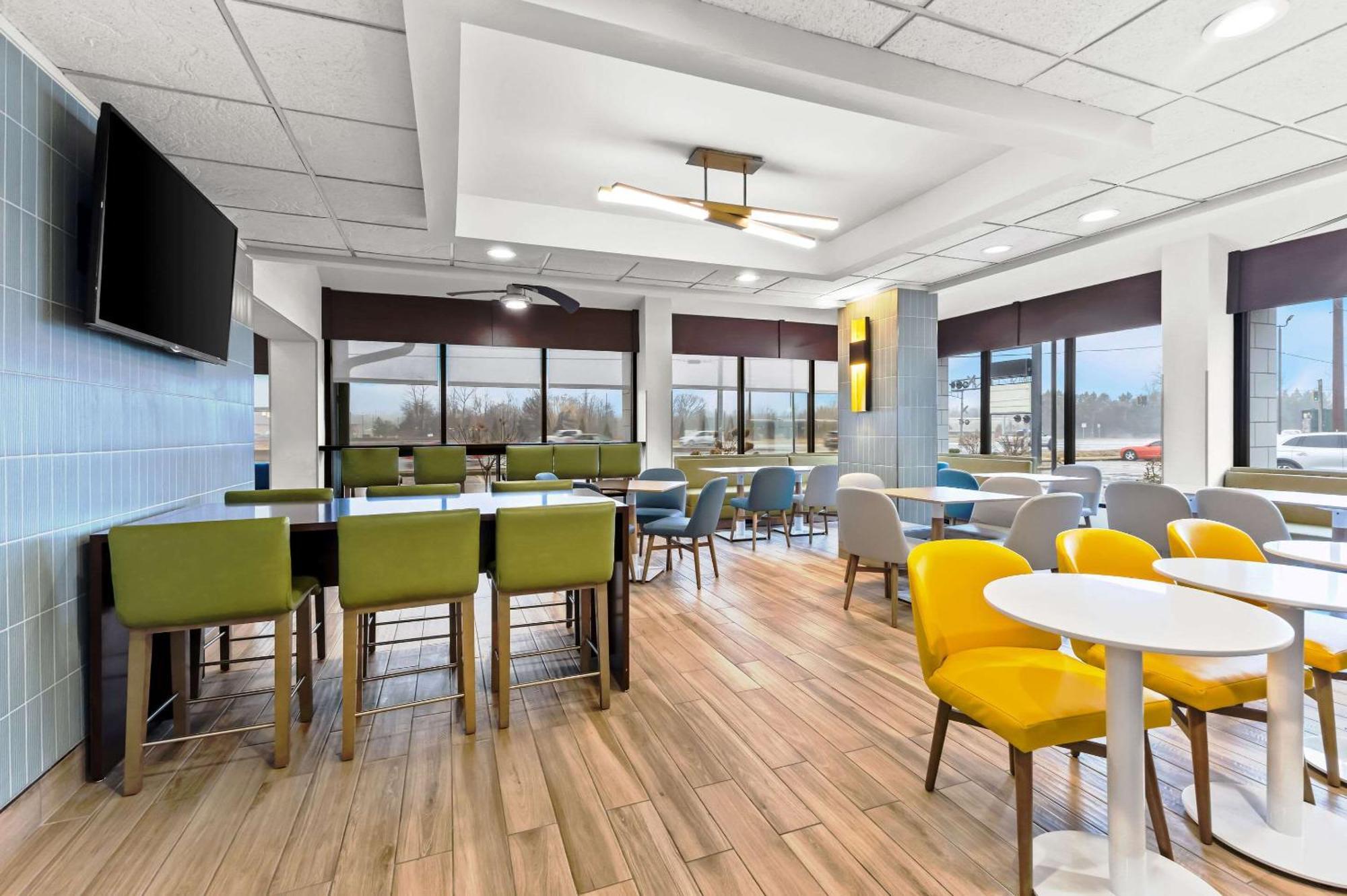 Comfort Inn & Suites Evansville Airport Екстер'єр фото