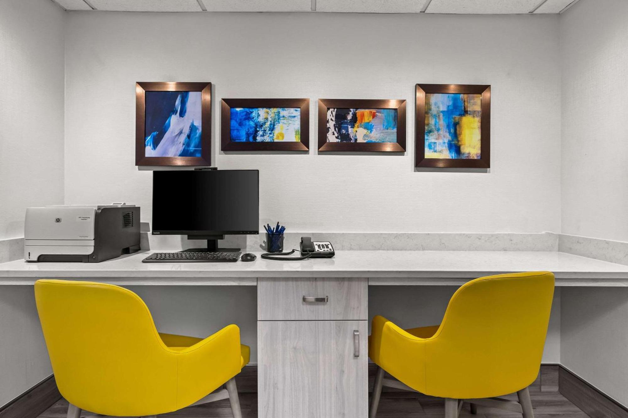 Comfort Inn & Suites Evansville Airport Екстер'єр фото