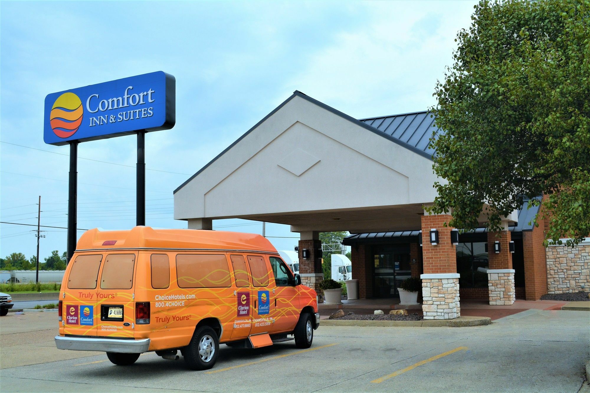 Comfort Inn & Suites Evansville Airport Екстер'єр фото