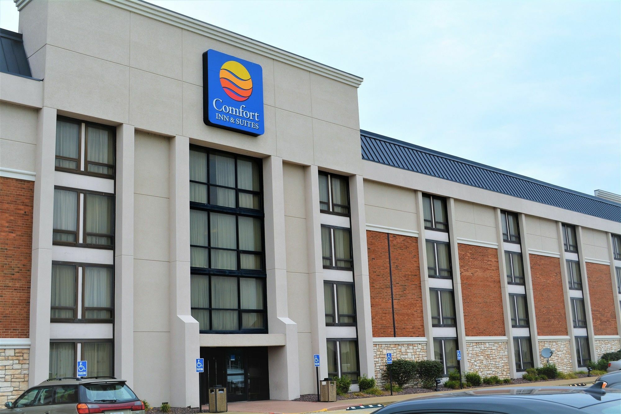 Comfort Inn & Suites Evansville Airport Екстер'єр фото